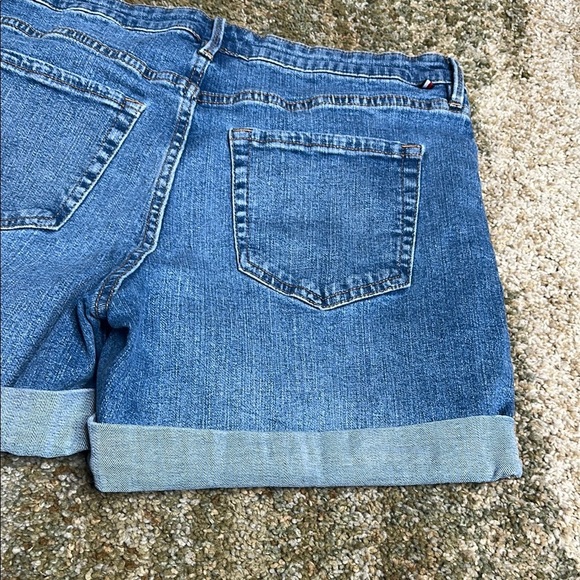 Tommy Hilfiger Women's Blue Denim Shorts Size 10 NWOT Rolled Cuff Summer Shorts - Picture 13 of 14